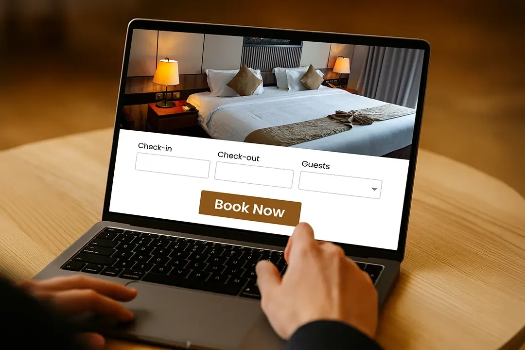 laptop with hotel booking website optimized by seo for hotels experts